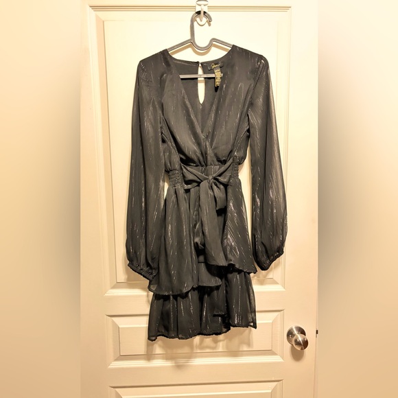 Black Dress - Picture 1 of 3